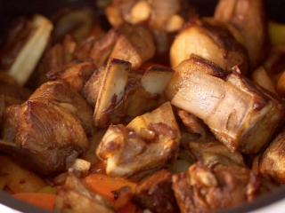 12、羊排手抓饭,跳闸后就可以开吃啦