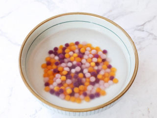 9、牛奶咖啡果冻,捞出过凉水