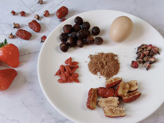 1、补血养颜汤,材料准备好