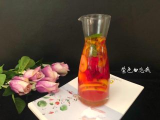 9、果茶,美味的果茶做好了,补水润燥不上火,醒脑提神解春困,喜欢的宝宝赶紧做起来吧。