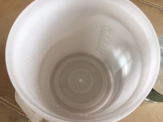 3、夏日果味酵素饮品,酵素桶洗净