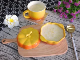 12、奶香南瓜燕麦粥,奶香南瓜燕麦粥,美美的享用吧。