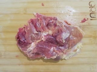 1、烤肉饭,鸡腿去骨