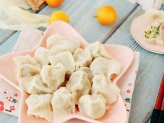 9、家常饺子,煮好的饺子，一起和宝宝享用吧！