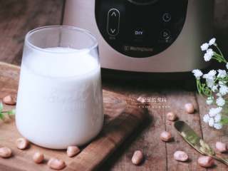 13、花生牛奶,成品，香浓可口，细腻好喝。