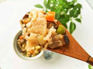 6、宝宝辅食:香菇土豆焖肉饭,焖饭操作简单营养丰富，非常推荐大家都试试。
