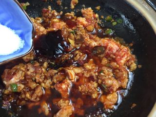 8、肉末粉丝煲,盐