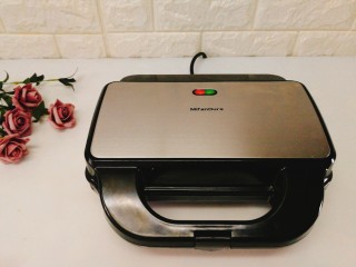 9、快手早餐+葱香黄金馒头片,通电预热2分钟