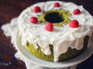 1、中空抹茶戚风蛋糕,拍完照，我一口气吃了1/3，真可怕！