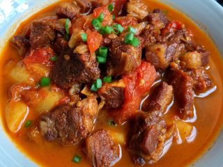 11、番茄炖牛腩,满屋飘香，汤汁浓郁