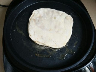 14、千层肉饼,这样就可以烙饼了：饼铛油要烧热