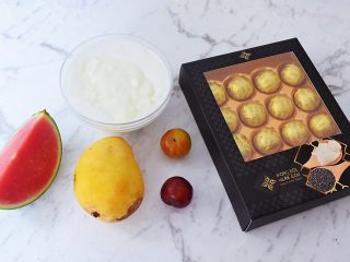 1、芝麻酸奶水果冻,准备好材料