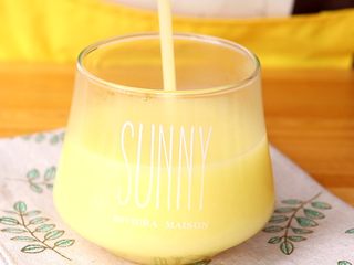 4、米香玉米汁（豆浆机版）,倒入杯中