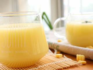 5、米香玉米汁（豆浆机版）,大月龄的宝宝，可以单独作为早餐或者晚餐的饮品哦！搭配小饼，发糕类面食刚刚好，记得给宝宝额外搭配蔬菜蛋类肉类等。