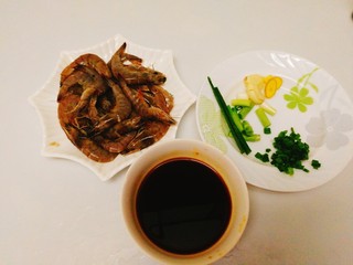 7、家常菜+红烧明虾,全部弄好备用