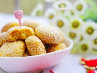 16、烤箱低油版奶香烤南瓜芝麻饼,来一口~