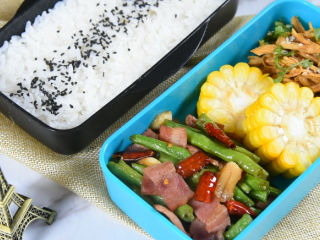 15、学生便当的做法，简单又美味，颜值爆棚！,美味的快手便当就完成啦！