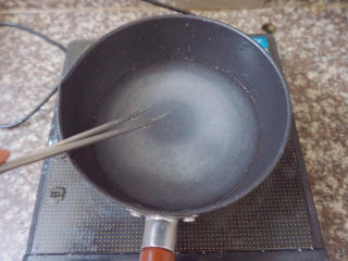 8、广东白凉粉,要不停地搅拌哦