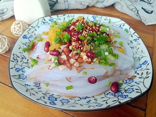 14、刮凉粉,夏天吃刮凉粉真爽。