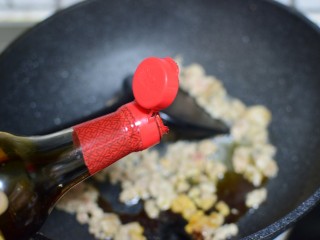 7、重庆小面,加酱油