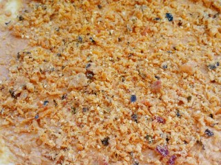 4、肉松花生酱烙饼,然后再撒肉松