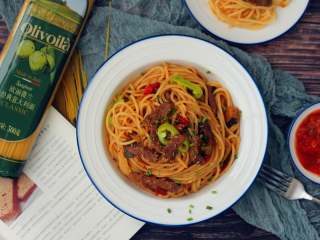 9、黑椒牛肉意面,自己做方便又美味。