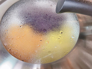 3、芋圆水果捞,上锅蒸大约二十几分钟就熟透了