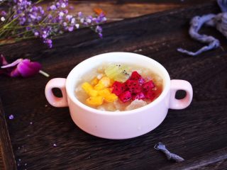 16、百变水果 三色水果银耳粥,成品图。