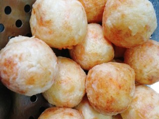 25、虾仁土豆丸,表面金黄即可出锅控油