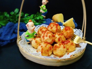 26、虾仁土豆丸,沾上番茄酱美味，孩子们的最爱