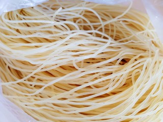 1、家常冷面,干冷面。