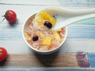 11、百变水果 苹果香橙银耳羹,粘稠的汤汁。