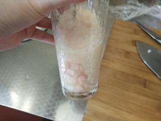 5、柠檬蜜桃养乐多—夏天的快乐,倒入养乐多