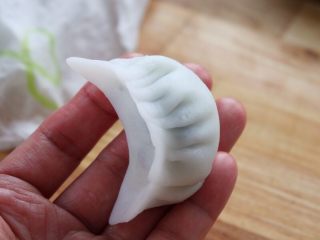 8、水晶虾饺,15.然后整理一下，成为月牙蜘蛛肚，我包得不够标准还要练。