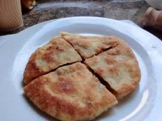 14、洛氏新煮义--香菇牛肉馅饼,切两刀