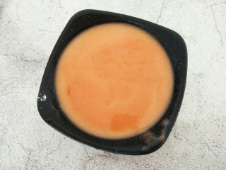 13、菠萝咕咾肉,加适量的水调成稀糊状如图中