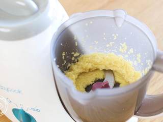 4、8m+小米饼(宝宝辅食),搅拌细腻~