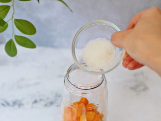 9、可以吸着喝的杨枝甘露,加入白糖