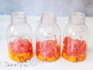 14、可以吸着喝的杨枝甘露,加入西柚肉