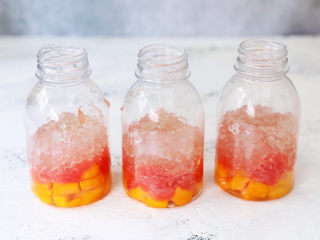 15、可以吸着喝的杨枝甘露,加入西米