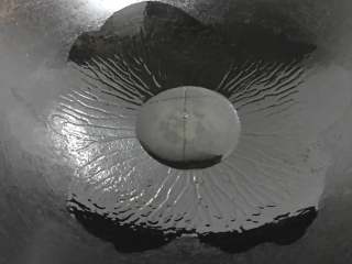 5、绣花锦蘑菇汤年糕,锅中放适量油。