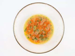 12、番茄金蛋烧,搅拌均匀。