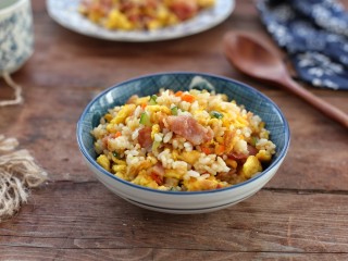 14、蔬菜培根蛋炒饭,成品图