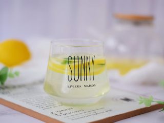 9、柠檬薄荷饮,成品图