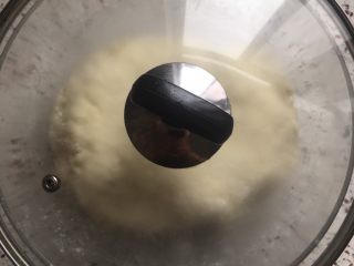 5、春饼,盖上盖子或保鲜膜，放半个小时