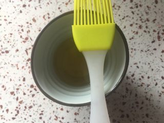 7、春饼,准备油和刷子