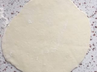 10、春饼,擀成薄饼