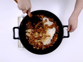 10、烧麦,加八分熟的糯米饭炒匀