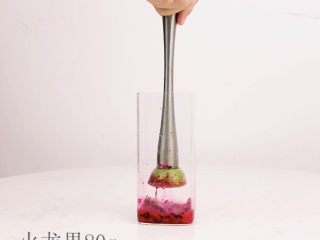 3、银河系水蜜桃，七夕 不止爱,用调酒压棒捣碎