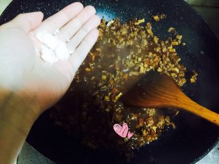 12、老北京炸酱,加入白糖提鲜